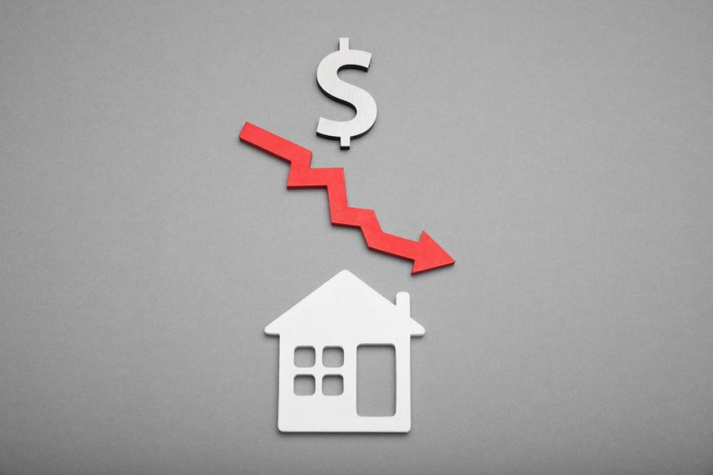 Home prices downward trend line